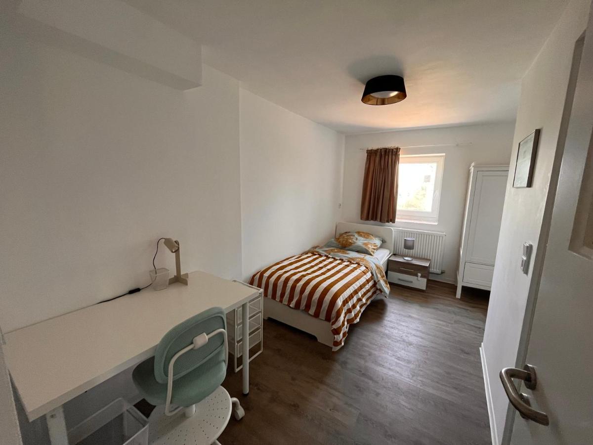 Ein Schoenes Zimmer In Kiel Exterior foto